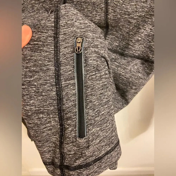 Lululemon Run Your Heart Out Pullover Heathered Black Size 10 - Picture 6 of 9